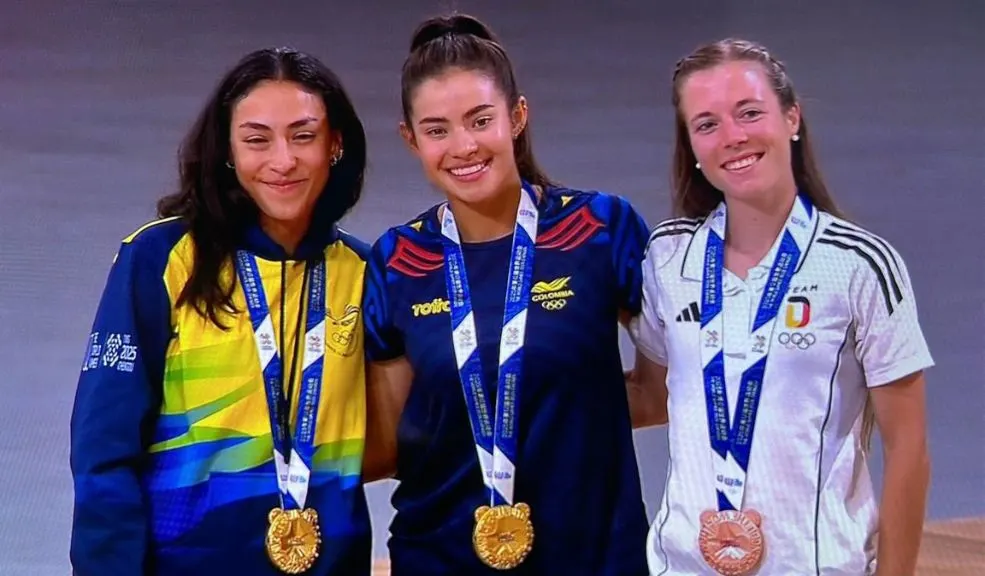 Equipo Bogotá suma siete medallas para Colombia en los Juegos Mundiales de Chengdú 3 Equipo Bogotá suma siete medallas para Colombia en los Juegos Mundiales de Chengdú Las primeras preseas llegaron en las actividades subacuáticas, en los sectores convencional y olímpico. Paula Alejandra Aguirre Joya consiguió dos medallas de plata en pruebas de relevos.