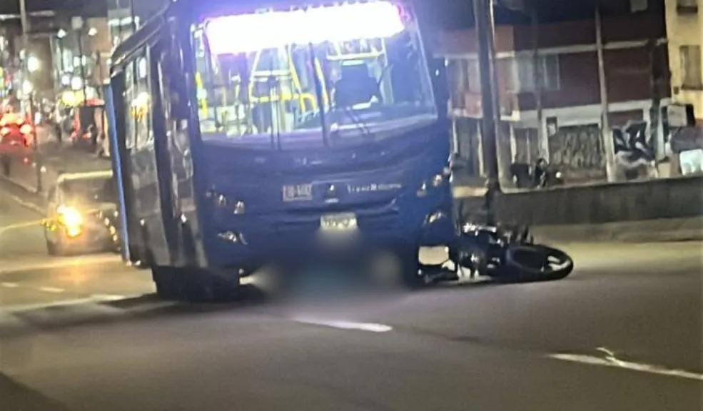Familia de Jhon pide respuesta, tras ser arrollado por un SITP La familia Urbina de la Paz clama por justicia tras la trágica muerte de Jhon Mauricio Urbina de la Paz, quien falleció en un accidente de tránsito e involucró un bus del SITP.