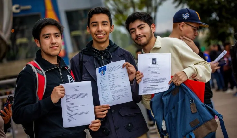 Feria de Empleo ‘Talento Capital’ ofrece 80 vacantes para jóvenes en Bogotá La convocatoria está dirigida especialmente a jóvenes residentes en Usaquén, Suba o Chapinero, aunque está abierta a interesados de otras zonas de la ciudad.