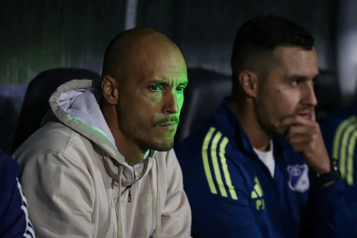 Millonarios quedó como un zapato: perdió con el Unión y sigue último Millonarios tocó fondo anoche, en El Campín. Perdió 2-1 con el Unión Magdalena y sigue último en la Liga. La hinchada se hizo sentir con protesta. David González, a la deriva