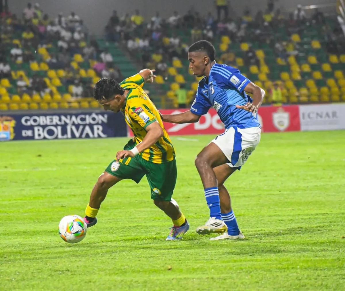 Millonarios, ¡qué paridera para clasificar en la Copa BetPlay! Este será su rival en octavos de final 1 Millonarios, ¡qué paridera para clasificar en la Copa BetPlay! Este será su rival en octavos de final Millonarios sufrió para clasificar a los octavos de final de la Copa BetPlay. Cayó 2-1 con el Real Cartagena, en la vuelta del PlayOff, pero gracias a la ventaja lograda en la ida (3-1) se quedó con el pase. Eso sí, fue un partido con polémica. Le contamos.