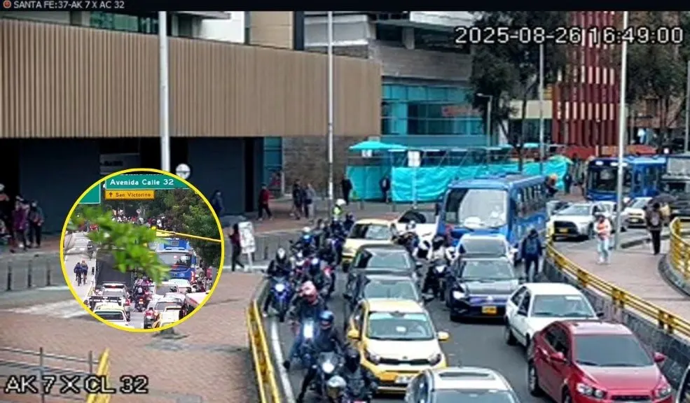 Manifestaciones por la Carrera Séptima causaron congestión vehicular Por manifestaciones de un grupo de campesinos en la Carrera Séptima con calle 32, hay congestión vehicular. Le contamos el reporte.