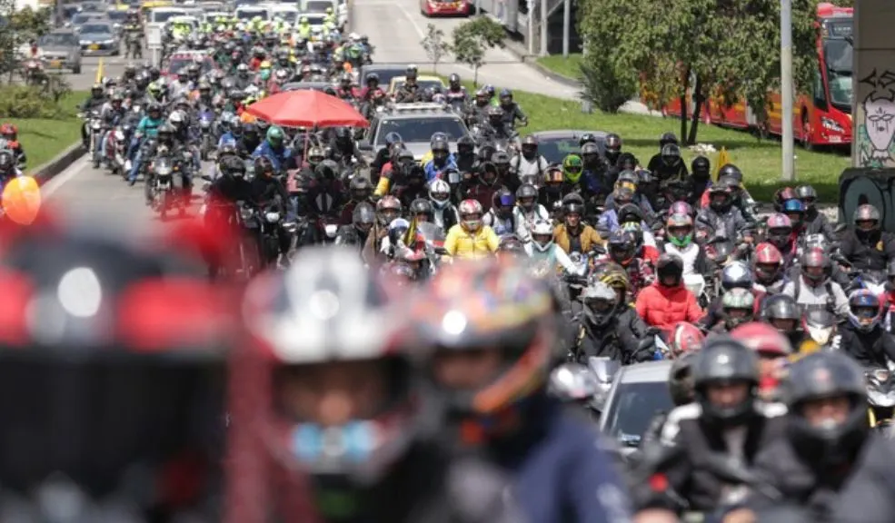 Motera, póngase pilas: habrá curso teórico-práctico en Ciudad Bolívar 3 Motera, póngase pilas: habrá curso teórico-práctico en Ciudad Bolívar La Secretaría de Movilidad invitó a las moteras de Bogotá a participar en un curso teórico-práctico en Ciudad Bolívar. Le contamos cómo.
