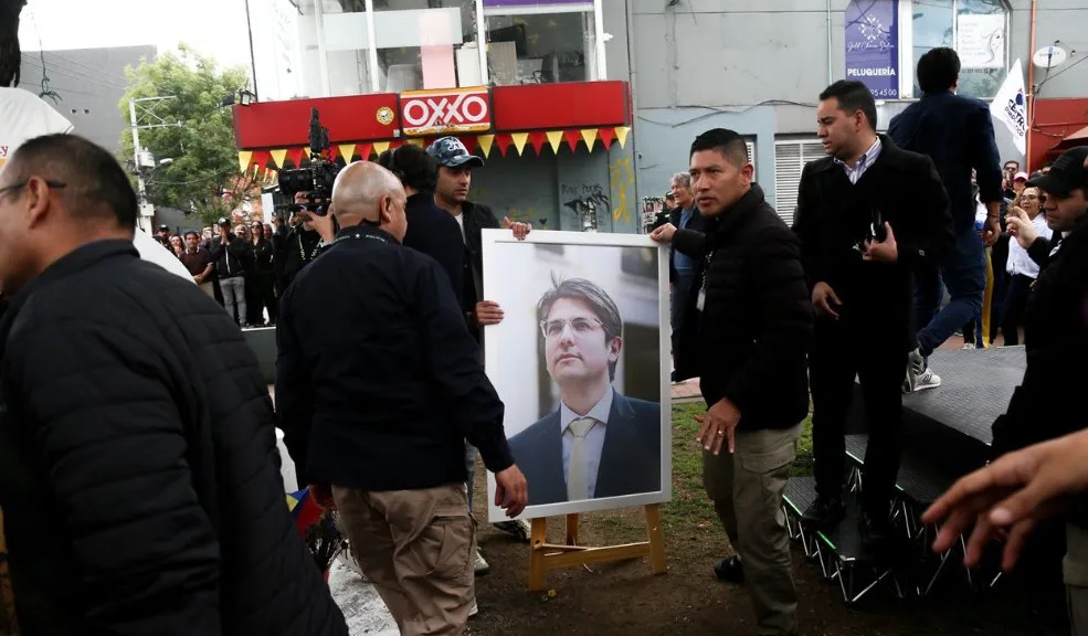 Expresidente Álvaro Uribe rindió homenaje a Miguel Uribe Turbay en Modelia 1 Álvaro Uribe rindió homenaje a Miguel Uribe Turbay en Modelia
