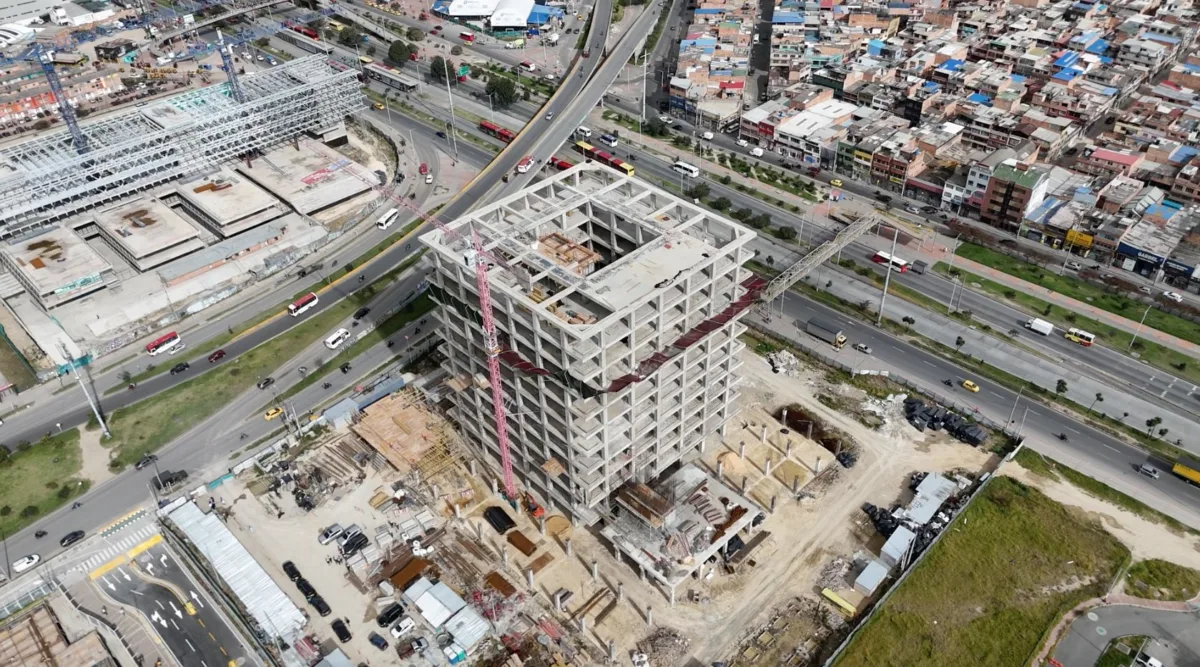 Soacha estrenará un hospital moderno, de alta complejidad y con todos los juguetes El hospital Mario Gaitán Yanguas de Soacha se convertirá en uno de los más modernos a nivel nacional. Le contamos cómo avanza la obra de renovación, cómo estará dotado, los servicios que traerá y a quiénes beneficiarán.