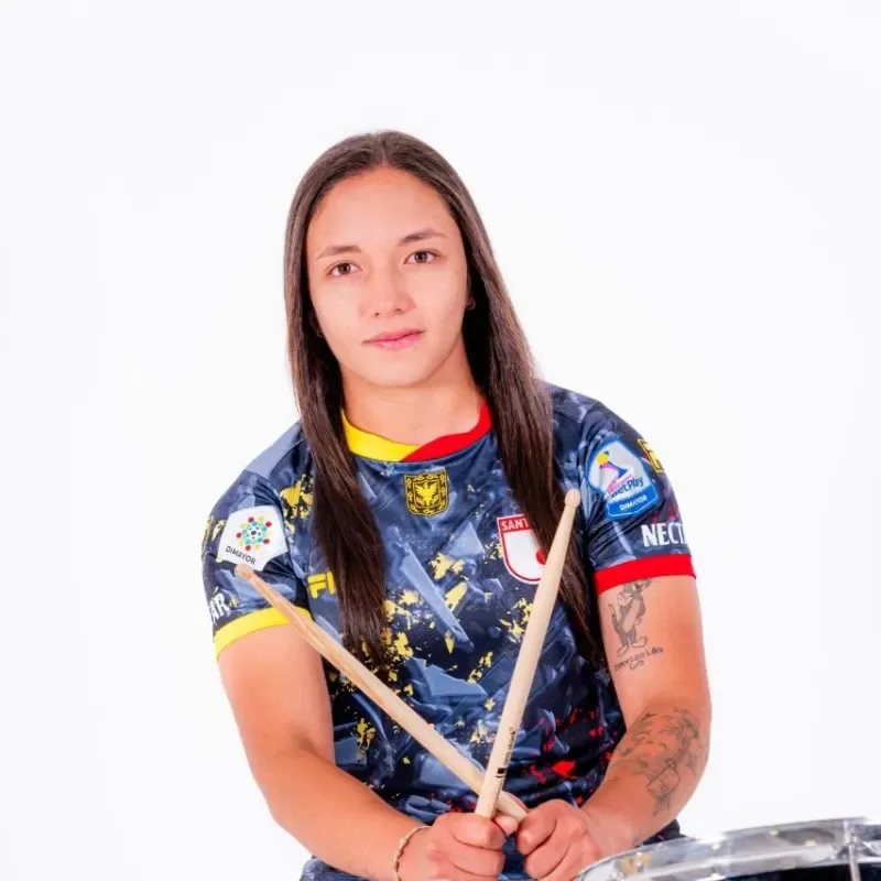 Santa Fe presentó su nueva camiseta, inspirada en la cultura rock de Bogotá: será edición limintada 1 Santa Fe presentó su nueva camiseta, inspirada en la cultura rock de Bogotá: será edición limintada Para conmemorar la fundación de Bogotá y rendirle un homenaje a la cultura rock que le da vida a la capital, Santa Fe lanzó una nueva camiseta. Le contamos cómo adquirirla.