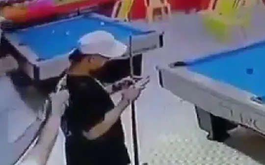 Johan Blanco fue asesinado en un billar 1 Johan Blanco fue asesinado en un billar El hecho ocurrió en el barrio La Sierrita de Barranquilla. Las autoridades investigan el caso, ya que la víctima tenía detención domiciliaria y antecedentes judiciales.
