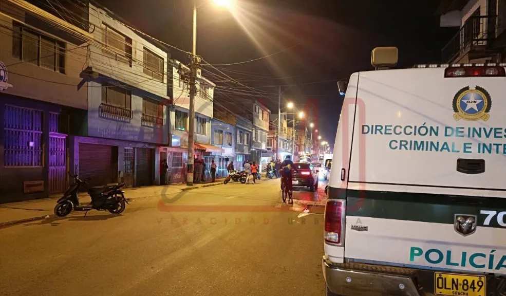 En Soacha: mecánico fue asesinado a tiros en plena zona comercial 2 En Soacha: mecánico fue asesinado a tiros en plena zona comercial Wílmar Antonio Gaitán Herrera, de 46 años, un hombre trabajador, querido por sus vecinos y reconocido por su labor en el barrio Ciudad de Quito en Soacha, fue asesinado frente a su taller de mecánica.