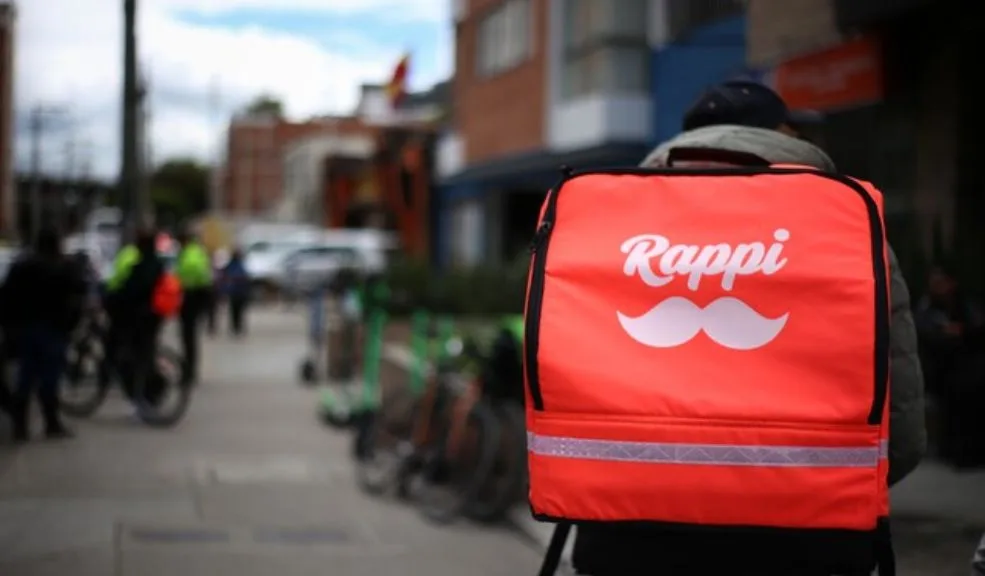 Amazon se monta en el negocio de Rappi: compró participación por una millonada Amazon apuesta por Rappi con una inversión inicial de US$ 25 millones. Esto le permitiría hacerse con hasta 12 % de participación.