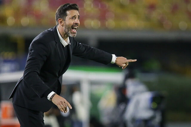 Con triunfo se despidió Jorge Bava de Santa Fe. ¿Cuál será su futuro? Le contamos Santa Fe se impuso 2-1 sobre Medellín en el partido de ida de los cuartos de final de la Copa BetPlay. El compromiso fue el último del 'León' con Jorge Bava como técnico. Le contamos dónde dirigirá el uruguayo.