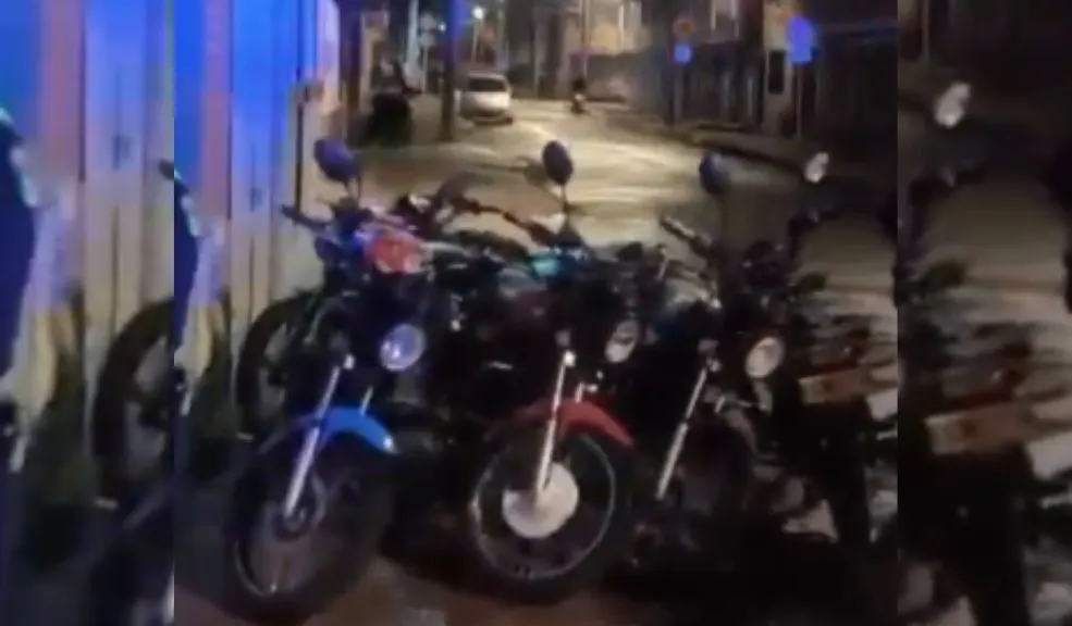 En el Barrio San Fernando capturan a seis personas y recuperan varias motocicletas 2 En el Barrio San Fernando capturan a seis personas y recuperan varias motocicletas Gracias al llamado de una víctima del robo de una motocicleta, la Policía logró la captura de seis personas señaladas de cometer hurtos de este tipo en el barrio San Fernando de Barrios Unidos.