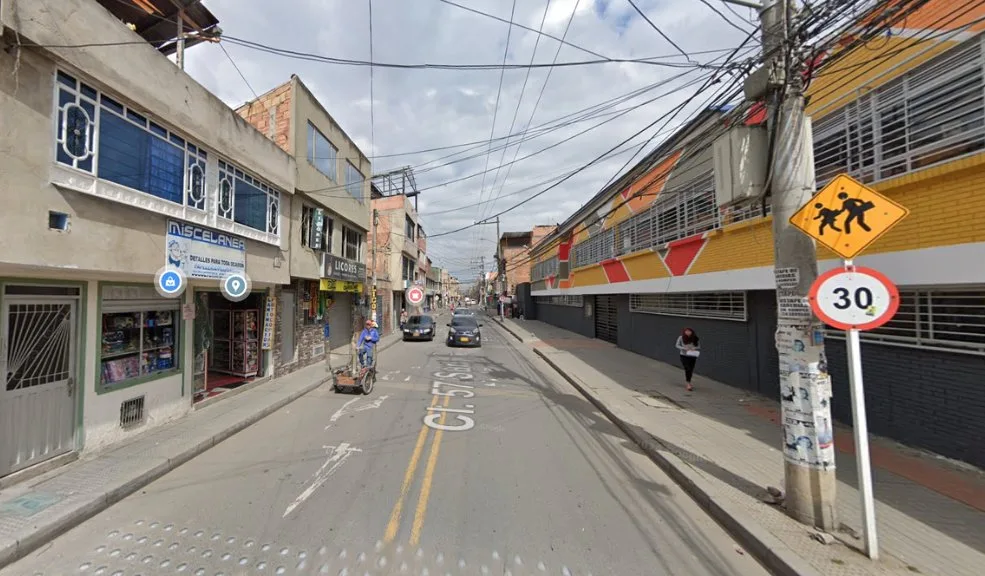 Bosa: ataque sicarial dejó un muerto y un herido En el barrio El Paraíso, localidad de Bosa, un ataque sicarial en una cigarrería dejó sin vida a una mujer identificada como Daniela Darte y causó heridas a un hombre.