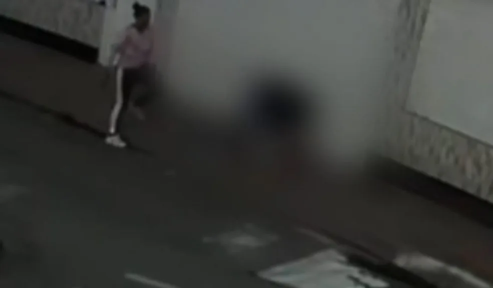 Soacha: capturan a 2 hermanos por el asesinato de hombre en el barrio San Marcos 2 Soacha: capturan a 2 hermanos por el asesinato de hombre en el barrio San Marcos La Policía Nacional capturó a dos hermanos señalados de asesinar con arma blanca a un hombre de 41 años en el barrio San Marcos, comuna 6 de Soacha.
