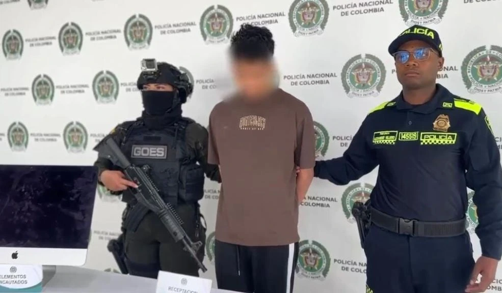 Capturado en Ciudad Verde por comercializar equipos hurtados Golpe a la delincuencia en Ciudad Verde. La Policía Nacional de Soacha, en coordinación con la Fiscalía General de la Nación, capturó a un sujeto que compraba y vendía celulares de alta gama hurtados.