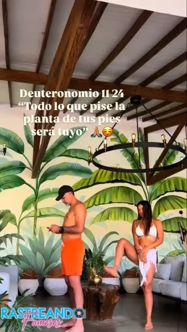 Caterin Escobar y Mario Yepes ya no esconden su amor: romántico video paseando juntos A través de sus redes sociales, la actriz Caterin Escobar y el ex-capitán de la Selección Colombia, Mario Alberto Yepes, han mostrado que su vínculo fue más allá del reality MasterChef Celebrity. Actualmente se les ve juntos, como una confirmación de su relación amorosa.