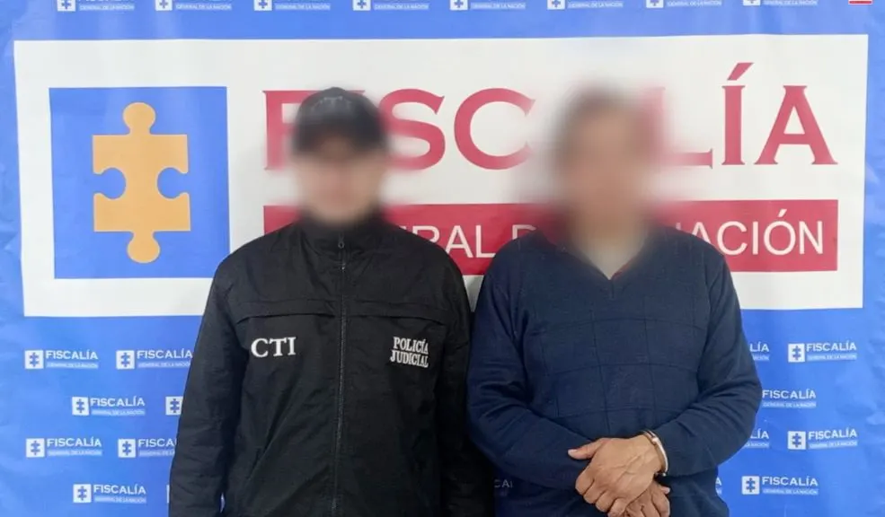 Chapinero: capturan a hombre por abusar de su hijastra de 8 años En la localidad de Chapinero fue capturado un hombre señalado de cometer vejámenes sexuales y someter a castigos indignos a la hija de su compañera sentimental durante aproximadamente dos años.