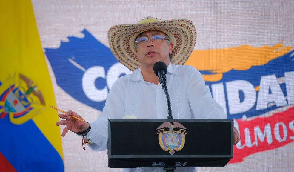 "Debemos unirnos por Venezuela o nos tiran bombas en Bogotá", Petro 1 "Debemos unirnos por Venezuela o nos tiran bombas en Bogotá", Petro El presidente Gustavo Petro hizo un llamado a los países de la región para que se unan en defensa de Venezuela ante una posible invasión de Estados Unidos.