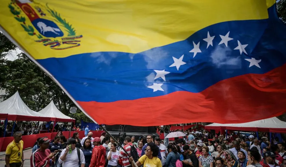 "Debemos unirnos por Venezuela o nos tiran bombas en Bogotá", Petro 2 "Debemos unirnos por Venezuela o nos tiran bombas en Bogotá", Petro El presidente Gustavo Petro hizo un llamado a los países de la región para que se unan en defensa de Venezuela ante una posible invasión de Estados Unidos.