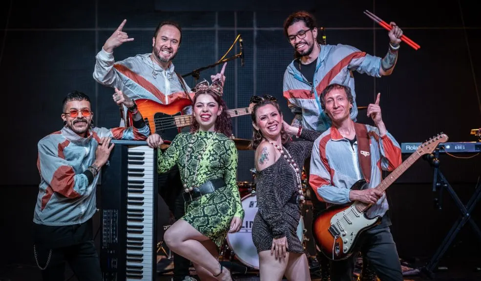 Planes imperdibles para celebrar Amor y Amistad Este fin de semana, Bogotá y Soacha celebran el Día de Amor y Amistad con música, baile, teatro y actividades para todos los gustos, desde conciertos y shows ochenteros hasta ferias de cómics y tecnología, ideales para disfrutar en pareja, familia o con amigos.