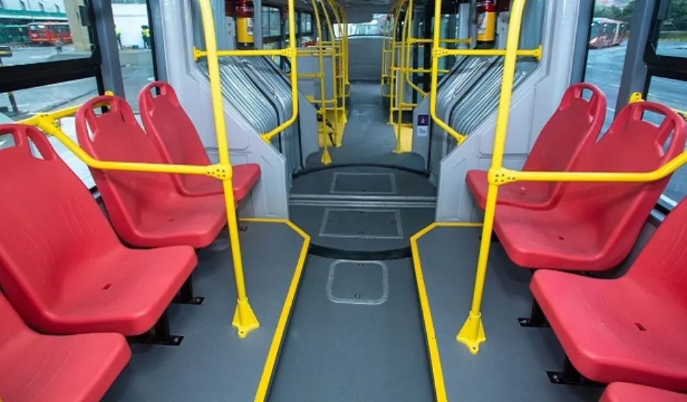 En Bosa: hombre fue apuñalado durante robo en TransMilenio Un hombre fue apuñalado en la pierna cuando intentó impedir que le robaran el celular en la estación Bosa Provenir de TransMilenio.