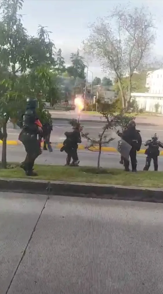 Edificio de la U. Nacional explotó durante enfrentamientos Una fuerte explosión se registró en un edificio de la Universidad Nacional, en medio de los enfrentamientos entre encapuchados y la Unidad de Diálogo y Mantenimiento del Orden (UNDMO).