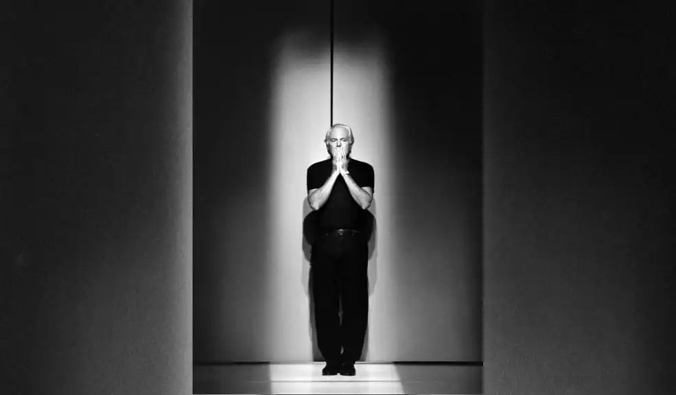 El mundo de la moda llora, falleció Giorgio Armani El diseñador italiano Giorgio Armani, ícono de la moda y creador de un imperio en la industria del lujo, falleció a los 91 años, rodeado de sus seres queridos, anunció el grupo empresario el jueves.