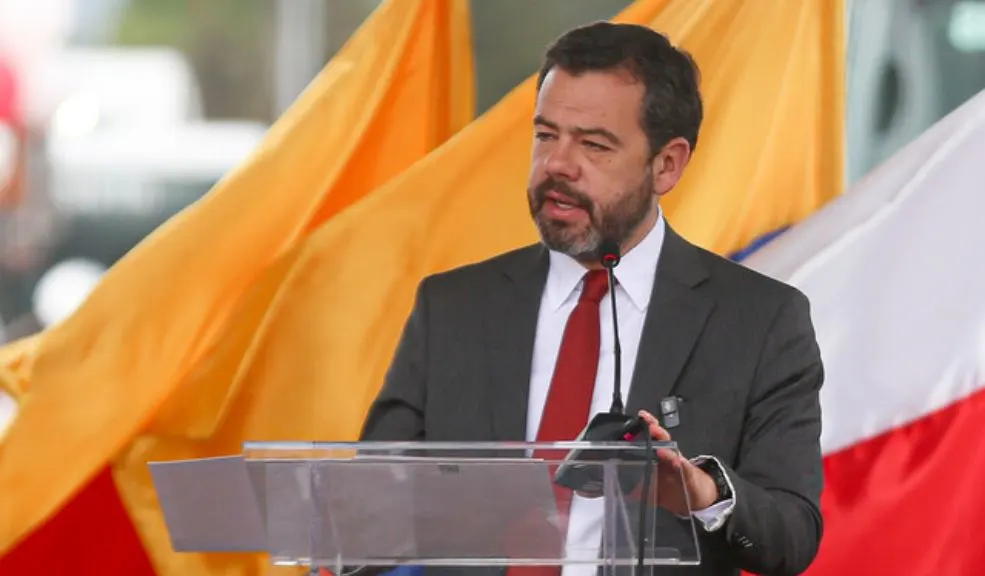 El sector transporte está mamado: habrá movilizaciones si el alcalde no les responde El pasado 2 de septiembre, el concejal Julián Forero se reunió con los líderes del sector transporte. Durante el encuentro, se llegaron a varios acuerdos, entre los que se incluye la solicitud de una reunión formal con el alcalde Carlos Fernando Galán y la renuncia inmediata de la secretaria de Movilidad. De no obtener respuesta, se programarán movilizaciones.