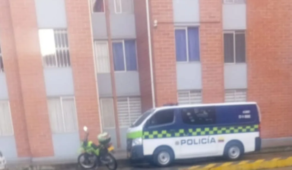 En Bosa: riña entre conocidos terminó en homicidio Una riña ocasionada por un hecho de intolerancia cobró la vida de un hombre en la tarde de ayer en el barrio La Esperanza, localidad de Bosa. El crimen ocurrió en la carrera 81 con calle 77 sur.