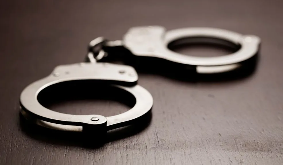 En Suba: judicializan a odontólogo por presunto abuso sexual a menor de edad 1 En Suba: judicializan a odontólogo por presunto abuso sexual a menor de edad Un odontólogo de nacionalidad venezolana, que atendía en el noroccidente de Bogotá fue judicializado tras ser señalado de abusar sexualmente de una paciente menor de edad en la localidad de Suba.