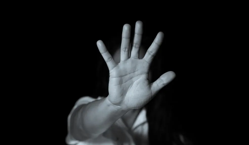 En Tocaima: pagará cárcel por abusar de una menor de edad 2 En Tocaima: pagará cárcel por abusar de una menor de edad Un aberrante caso de violencia contra una menor de edad ha indignado a la comunidad de Tocaima, Cundinamarca. La Fiscalía General de la Nación logró que un juez enviara a la cárcel al presunto culpable.