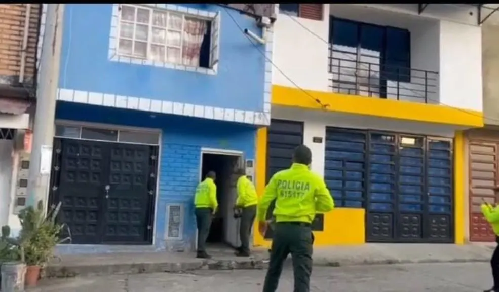 En Viotá cayó la banda 'Los Panaderos', dedicada al microtráfico y al uso de menores 1 En Viotá cayó la banda 'Los Panaderos', dedicada al microtráfico y al uso de menores Tras la muerte del cabecilla de la banda 'Los Panaderos', la Policía de Viotá puso en marcha un plan con agentes encubiertos que culminó con la desarticulación de este grupo delictivo, dedicado al microtráfico y a la instrumentalización de menores.