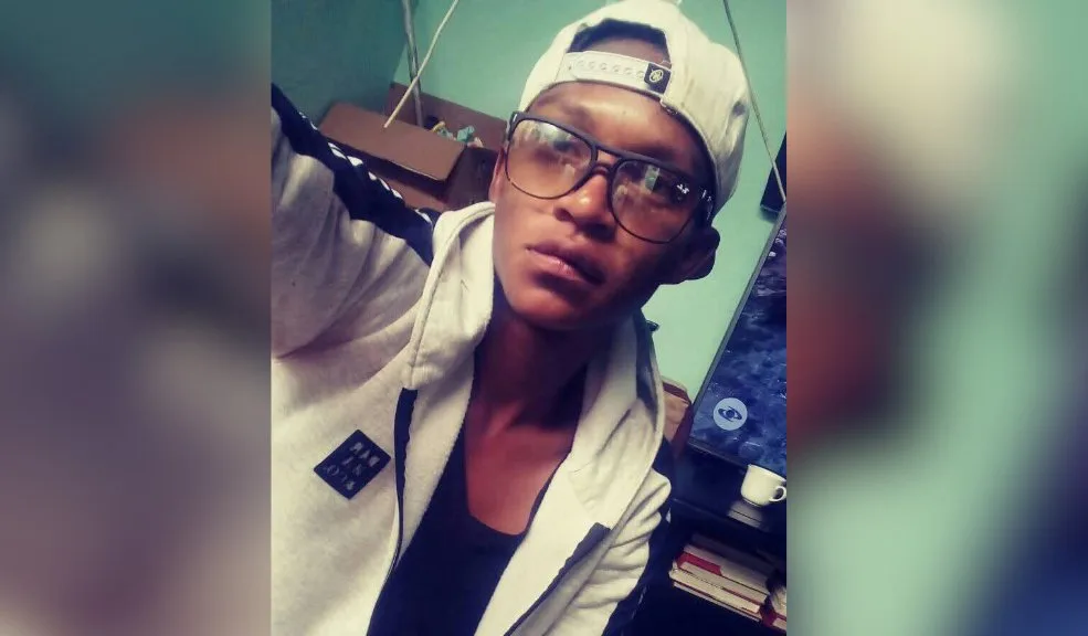 Funza: Jhan Carlos Roa muere en accidente mientras iba en su bicicleta Jhan Carlos Roa, un joven de 27 años, perdió la vida en la madrugada del jueves en un accidente vial en la vía que comunica a Funza con Siberia, en la sabana de Bogotá (Cundinamarca).