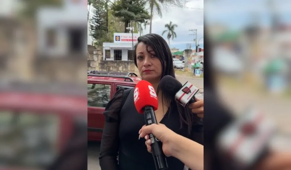 Fusagasugá: misteriosa muerte de joven. Denuncian presunto caso de feminicidio 2 Fusagasugá: misteriosa muerte de joven. Denuncian presunto caso de feminicidio La muerte de una joven de 17 años en Fusagasugá, Cundinamarca, está rodeada de misterio. Aunque una versión preliminar sugiere que la menor atentó contra su vida, su madre sospecha que fue un caso de feminicidio. A continuación, le ofrecemos los detalles del caso.