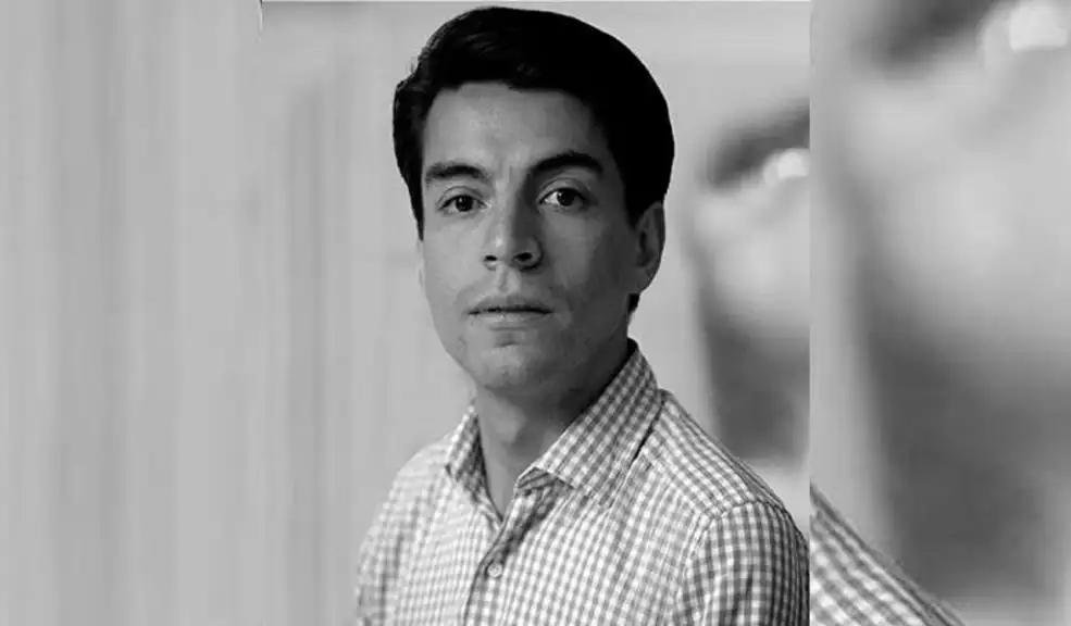 Misteriosa muerte, en el norte de Bogotá, de Nicolás Ávila, exjefe de campaña de Alejandro Gaviria 1 Misteriosa muerte, en el norte de Bogotá, de Nicolás Ávila, exjefe de campaña de Alejandro Gaviria Las autoridades adelantan una investigación para esclarecer la muerte de Nicolás Ávila Venegas —politólogo y exjefe de campaña de Alejandro Gaviria— ocurrida en el norte de Bogotá. Los detalles de su deceso resultan estremecedores.