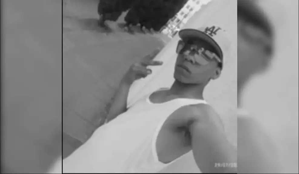 En Fusagasugá: A la cárcel presunto responsable de homicidio en la plaza de mercado En Fusagasugá, un juez envió a prisión a Jhonatan Camilo Bermeo, de 26 años, señalado de asesinar con arma blanca a un joven de 18 años en la plaza de mercado. El hecho ocurrió en medio de una riña y el procesado fue capturado en flagrancia cuando intentaba huir.