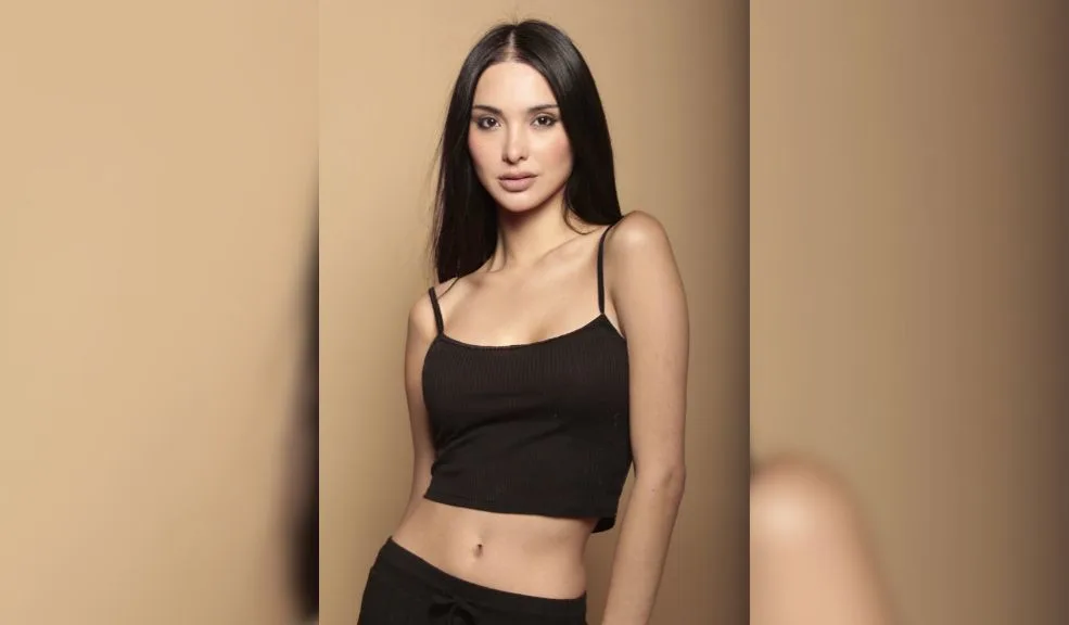 Mariana Morales, la mujer trans que está rompiendo barreras en Miss Universe Colombia 2 Mariana Morales, la mujer trans que está rompiendo barreras en Miss Universe Colombia Hablamos con Mariana Morales, quien representa a Bogotá en el reality de Miss Universe Colombia con un mensaje claro: el amor, la empatía y el respeto por la diferencia.