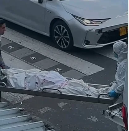 Misteriosa muerte en Barrios Unidos: hallan el cadáver en plena calle 2 Misteriosa muerte en Barrios Unidos hallan el cadaver en plena calle.