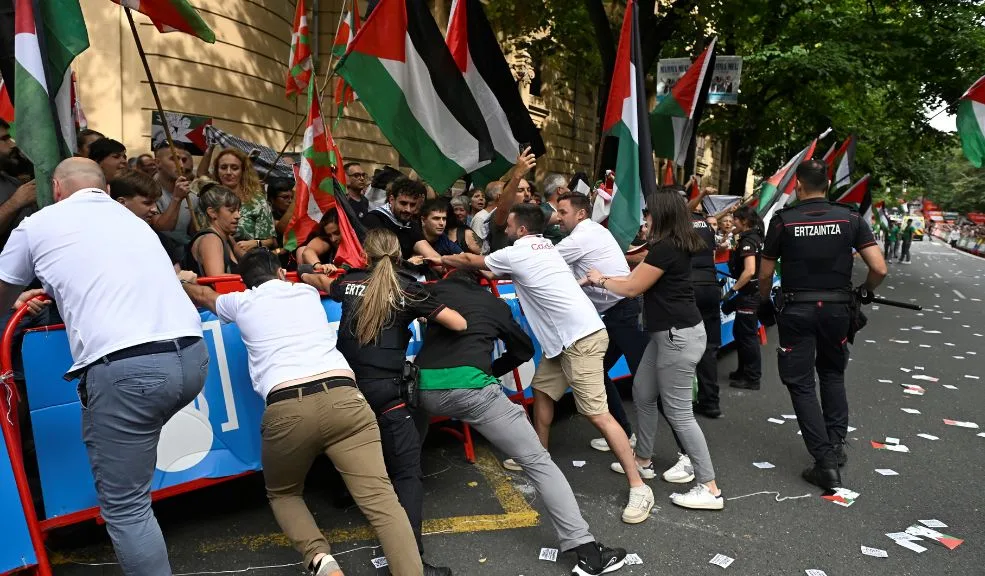 No hubo ganador en la etapa 11 de la Vuelta a España. Le contamos por qué 1 No hubo ganador en la etapa 11 de la Vuelta a España. Le contamos por qué Incidentes causados por una manifestación, cerca a la meta, obligó a La Vuelta a España a dar por finalizada su etapa 11. Le contamos el reporte.