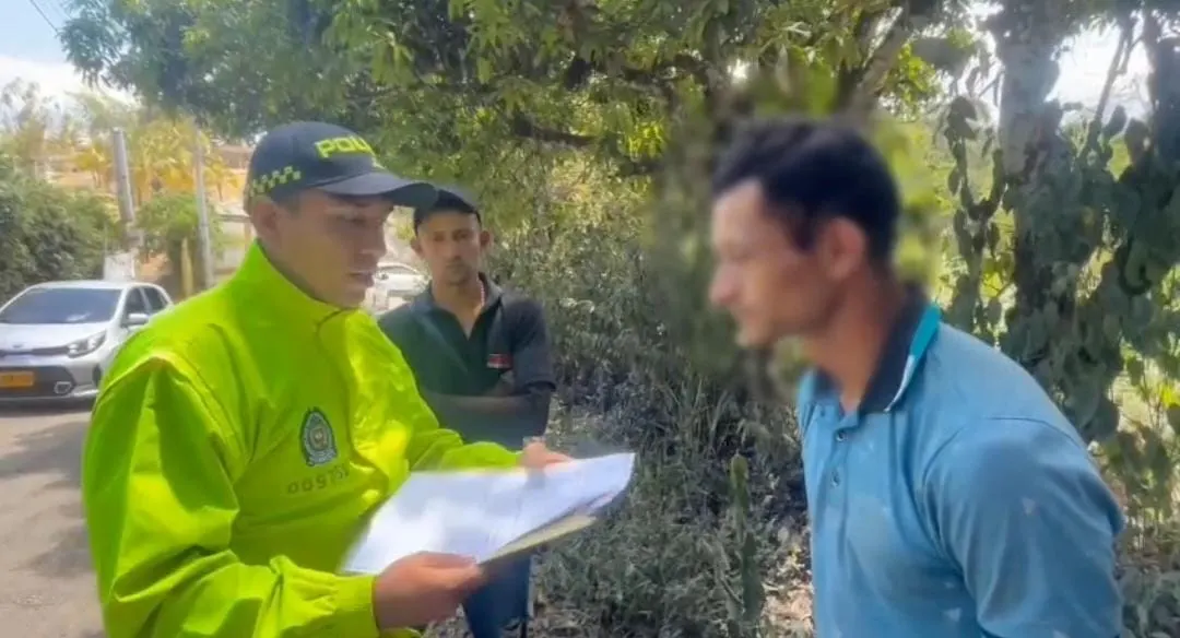 En Nocaima, desarticulan la banda 'Los de la Montaña' 2 En Nocaima, desarticulan la banda 'Los de la Montaña' Tras siete meses de investigación, la Policía y la Fiscalía desarticularon a la banda criminal conocida como 'Los de la Montaña'. El grupo había tomado el parque principal y la cancha de Nocaima para vender droga.