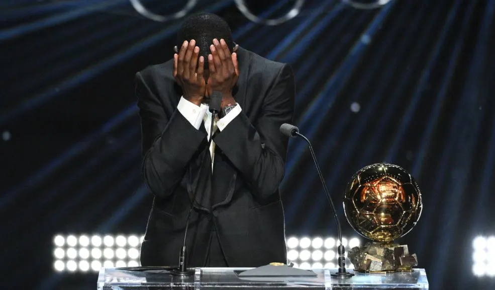 Ousmane Dembélé ganó su primer Balón de Oro 2 Ousmane Dembélé ganó su primer Balón de Oro Ousmane Dembélé ha sido galardonado con el Balón de Oro, siendo reconocido como el mejor futbolista de la temporada 2024-2025. Con este premio, el francés se consagra como el mejor jugador del mundo.