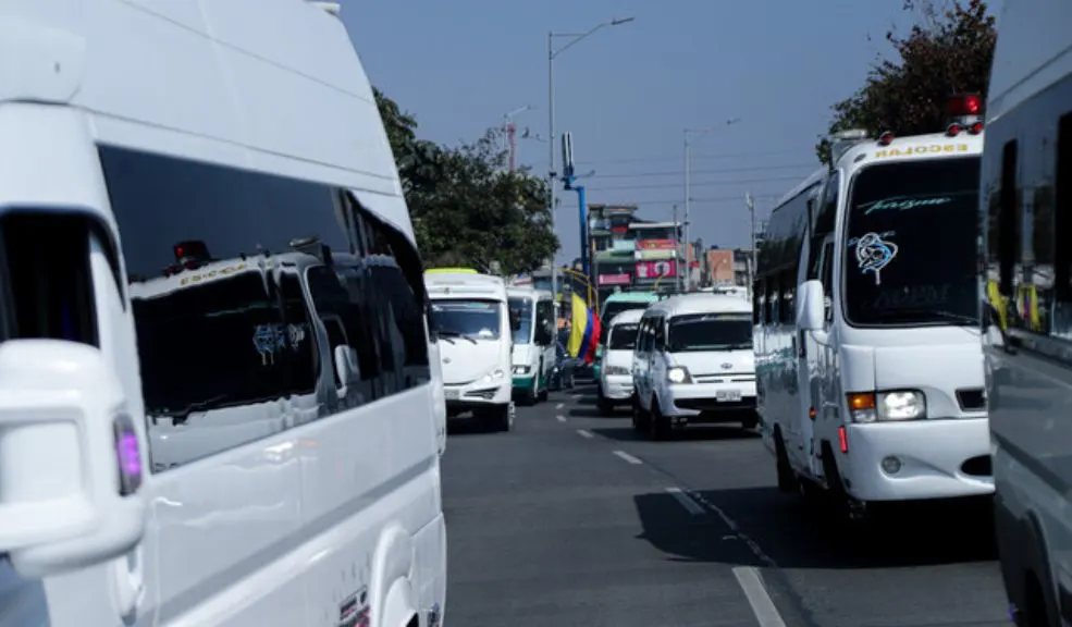 Pilas, este martes habrá protestas de conductores: los puntos de bloqueo Ante la falta de respuesta del alcalde Carlos Fernando Galán, el sector transporte ha convocado protestas para este martes 16 de septiembre. La medida busca visibilizar las demandas de los conductores, quienes aseguran que sus peticiones no han sido atendidas por las autoridades distritales.