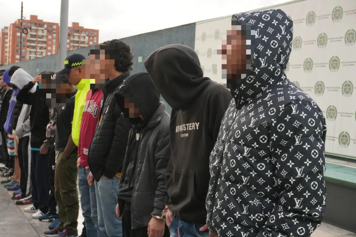 La Policía captura a 30 personas señaladas de homicidios cometidos en Bogotá La Policía de Bogotá, de la mano de la Secretaría de Seguridad y la Fiscalía, logró la captura de 30 personas señaladas de homicidio. Le contamos los casos más relevantes y las cifras a tener en cuenta en materia de criminalidad.