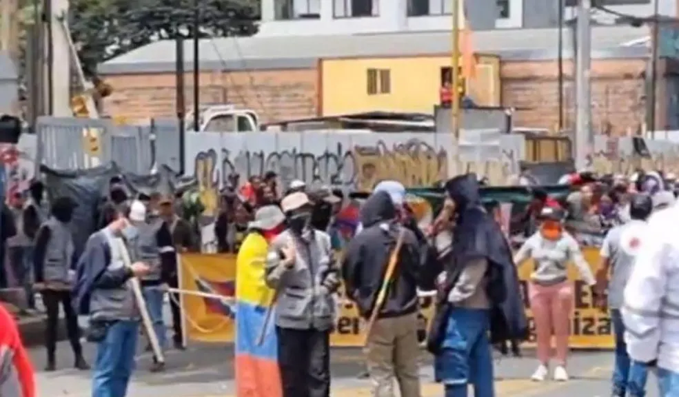 Protestas de la Pedagógica en la calle 72 colapsaron TransMilenio Manifestaciones en cercanías de la Universidad Pedagógica generaron problemas de movilidad en corredores viales como la Carrera 11 y Carrera 7, entre las calles 72 y 76. Este es el reporte.