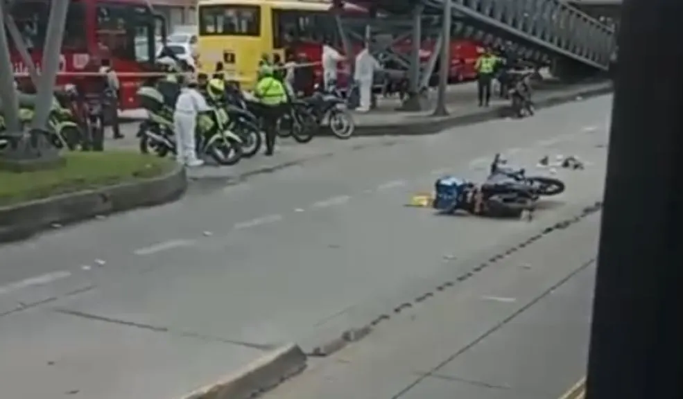 Puente Aranda: la familia de Leidy pide justicia tras el fatal accidente en la NQS 2 Puente Aranda: la familia de Leidy pide justicia tras el fatal accidente en la NQS Un grave accidente de tránsito ocurrido el lunes 15 de septiembre en la avenida NQS, en la localidad de Puente Aranda, le costó la vida a Leidy Milena Carranza Bermúdez. Trabajadora del sector salud y madre de dos hijas, su familia ahora pide justicia por su muerte.