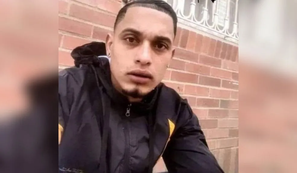 En San Mateo: sicarios acabaron con Jesús, un joven bicitaxista 2 En San Mateo: sicarios acabaron con Jesús, un joven bicitaxista Un nuevo hecho de violencia volvió a sacudir la tranquilidad de los habitantes del vecino municipio de Soacha. En San Mateo, un joven fue asesinado por sicarios en plena vía pública; al parecer, era conductor de bicitaxi.