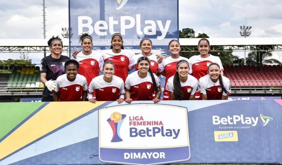 Santa Fe vuelve a una final de Liga Femenina: así se clasificaron sus 'Leonas' 2 Santa Fe vuelve a una final de Liga Femenina: así se clasificaron sus 'Leonas' En un difícil encuentro, Santa Fe empató 0-0 con Orsomarso y mantuvo la ventaja para clasificar a la final de la Liga Femenina. Las 'Leonas', que esperan rival, irán por su cuarta estrella.