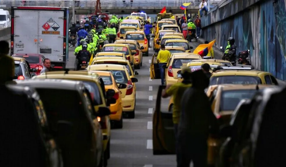 Se confirman movilizaciones de conductores el 16 de septiembre: “Estamos mamados” 1 Se confirman movilizaciones de conductores el 16 de septiembre: “Estamos mamados” Ante la falta de respuesta por parte del alcalde Carlos Fernando Galán, los conductores de la ciudad anunciaron movilizaciones para el 16 de septiembre. Afirman que están "mamados de la mala gestión del alcalde y su nefasta Secretaría de Movilidad, donde existen muchas irregularidades".