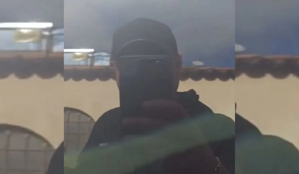 Vecino ruidoso amenaza a toda la cuadra en Castilla tras ser denunciado en redes Por redes sociales, habitantes del barrio Castilla, en la localidad de Kennedy, denunciaron a un vecino que mantiene música a todo volumen durante la madrugada y consume licor en vía pública, sin importarle el descanso de los demás residentes. Lo más grave es que, ante la denuncia, el sujeto habría amenazado a las personas de la cuadra.