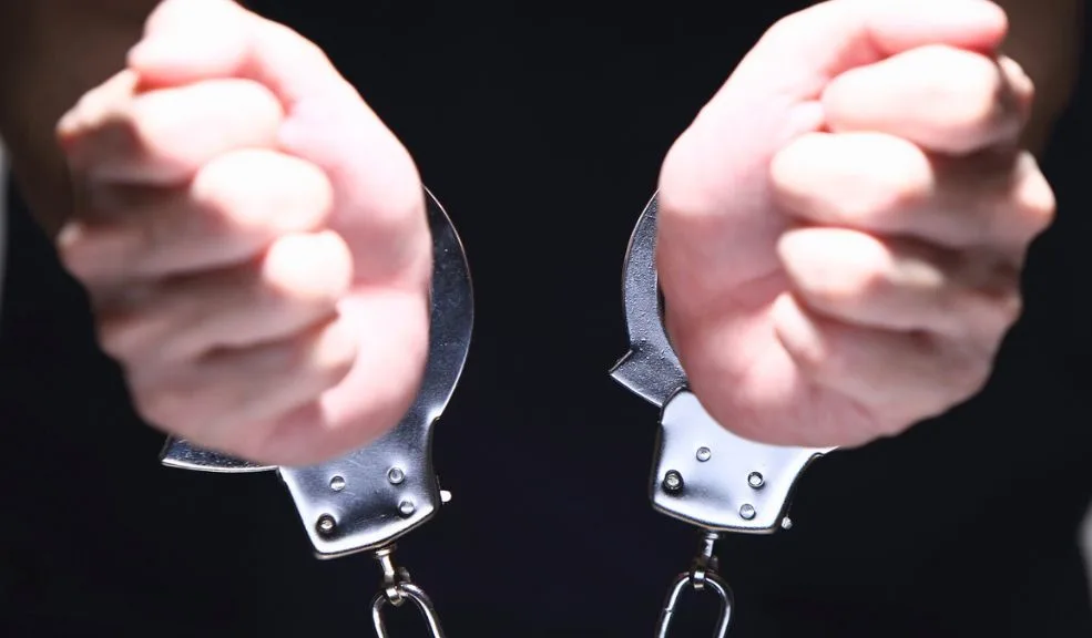 a la cárcel por abusar de su propia hija