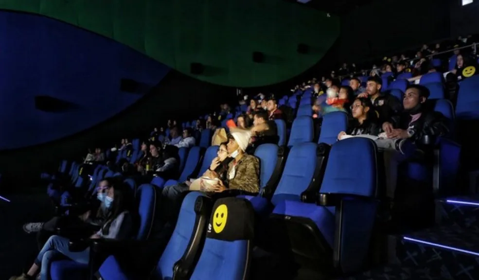 ¡No se pierda la oportunidad! Regresan las entradas de cine a $6.000 2 ¡No se pierda la oportunidad! Regresan las entradas de cine a $6.000 Si está sin planes para el fin de semana, agéndese para disfrutar de la pantalla grande. El próximo 25 y 26 de septiembre regresan las entradas a $6.000 en varias salas de cine del país.